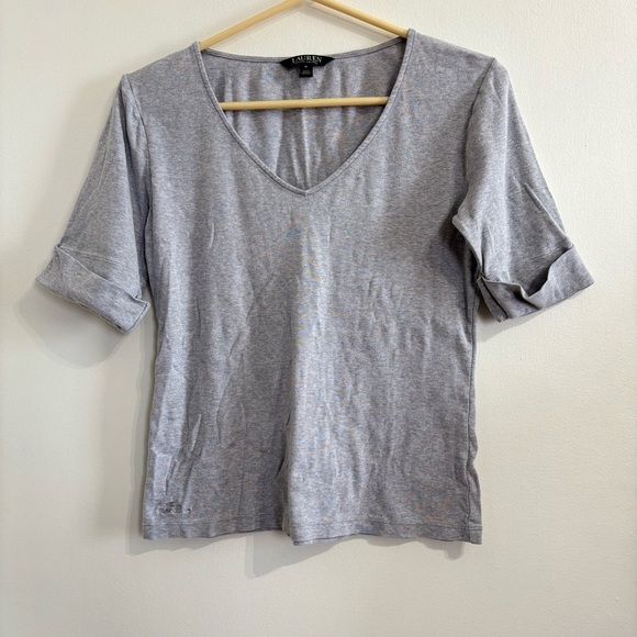 🎉4/30$🎉 Lauren Ralph Lauren Light Grey V-Neck T-Shirt 🩶 - Picture 1 of 4